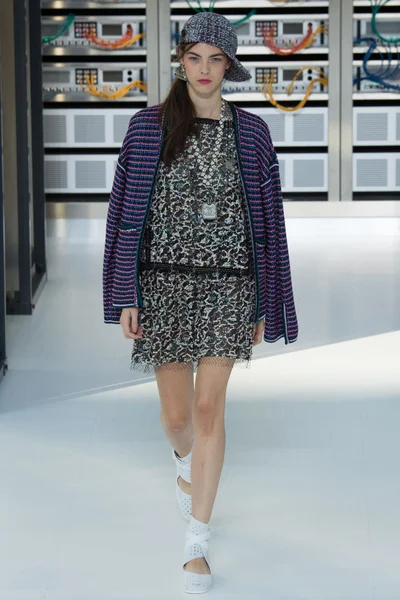 Look 29